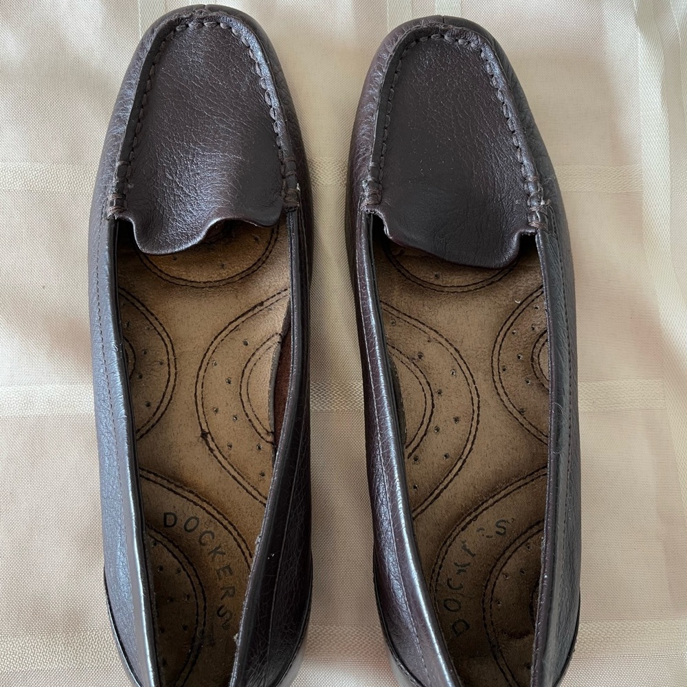 Women’s brown leather loafers - Dockers - Size 7.5